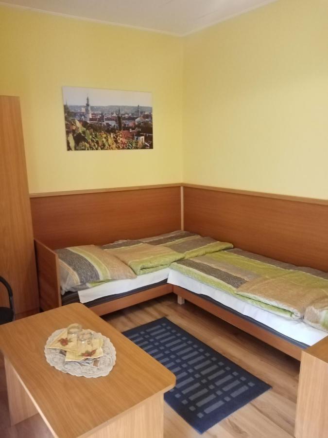 Toeroek Vendeghaz Pensiune Sopron