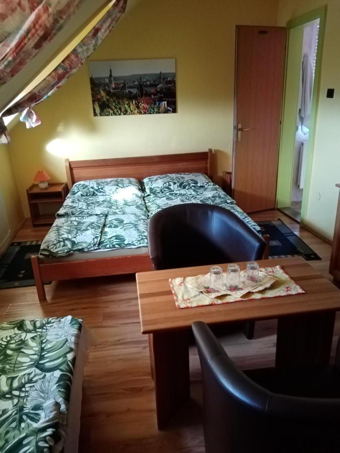 Pensiune Toeroek Vendeghaz *
